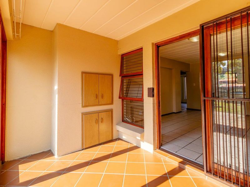 Sunny Garden Townhouse in Secure, Access-Controlled Estate! - Photo 6