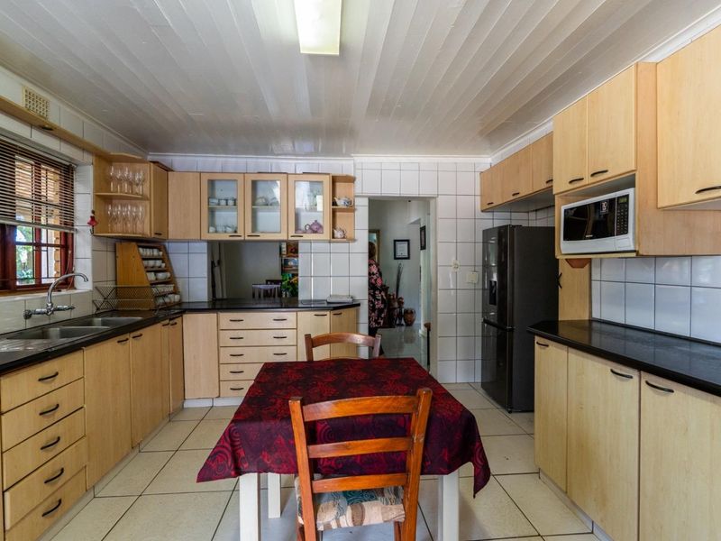 Exceptional 7-Bedroom Property in Stellenbosch - Prime Investment &amp; Lifestyle Opportunity - Photo 10