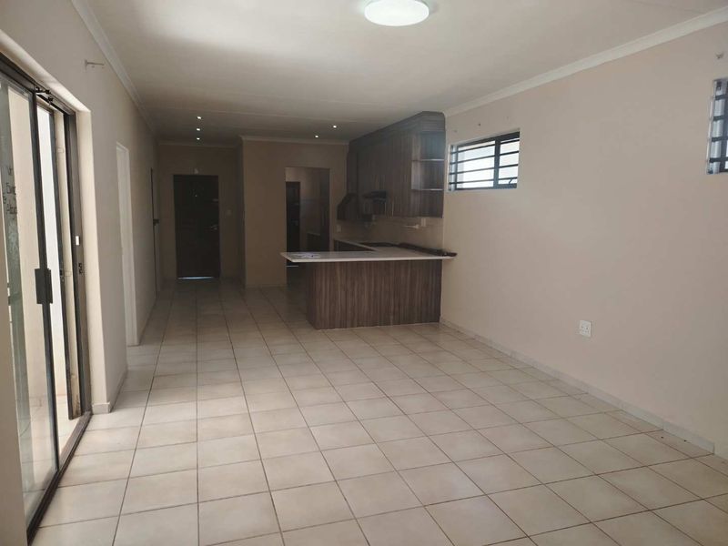 A MODERN TOWNHOUSE - Photo 4