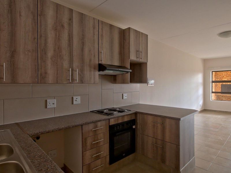 2Bed - Ground Floor Apartment - Photo 4