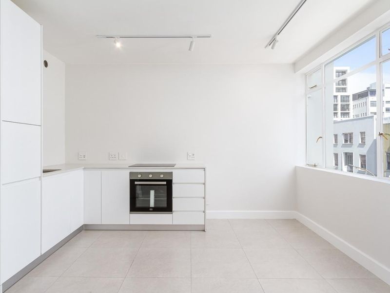 Final Opportunity: Studio in Airbnb-Friendly CBD Block - Photo 3
