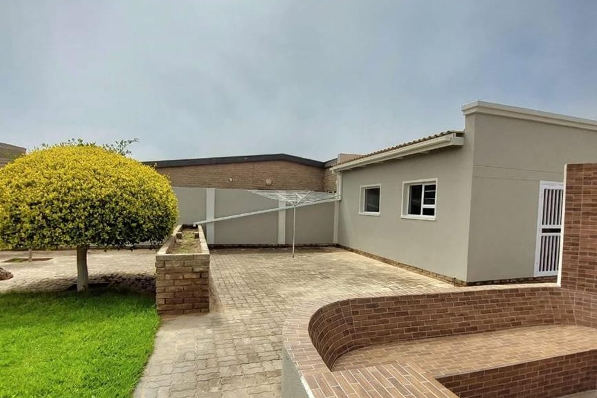 For Sale: Exquisite Home in Hentiesbaai's South Dune - Photo 5