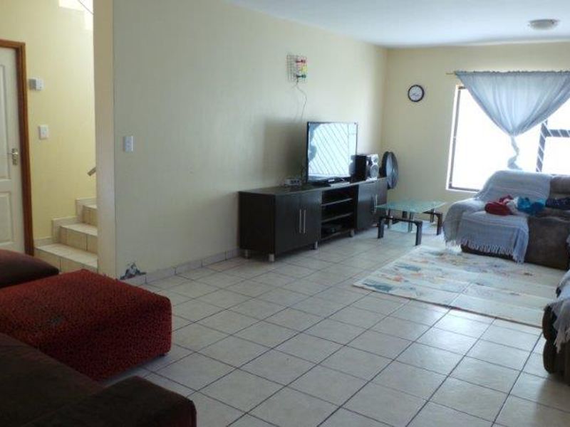 Duplex house with a Flat - Photo 6
