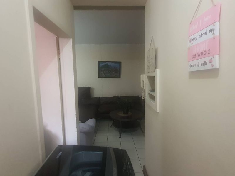 **Starter Apartment in Sunnyside, Pretoria – Ideal for Students or Investors** - Photo 6