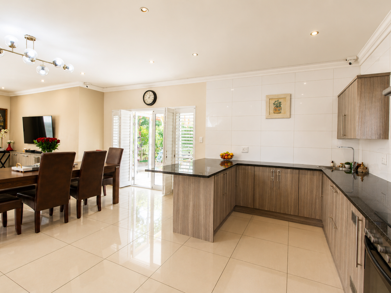 Elegant Family Duplex in Blue Valley Golf Estate - Photo 9