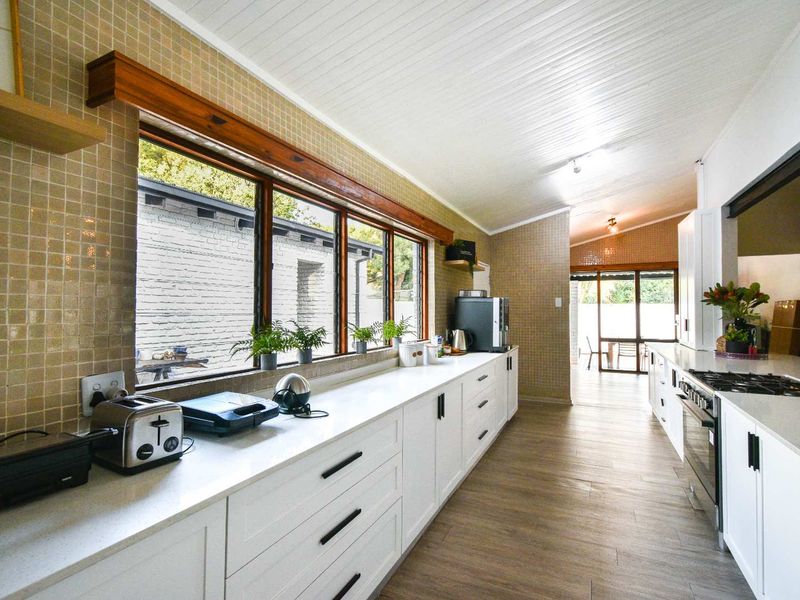 Full-Title home with loads of upgrades and plenty to offer - Murrayfield (Boomed-off security area) - Photo 6