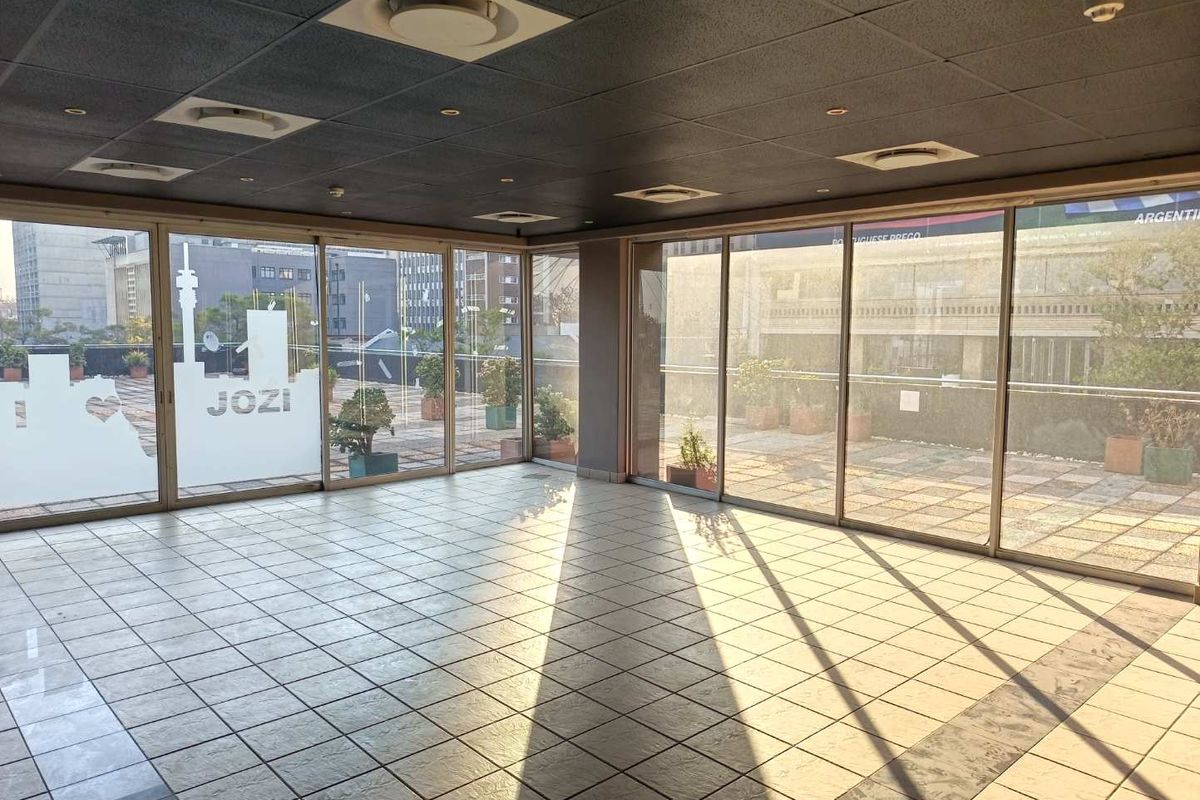 Premium Office Space | 9,193 m2 | Net Rental: R85/m2 | Operational Costs: R12/m2 Secure an exceptional commercial opportunity with this expansive 9,193 m2 - Photo 2