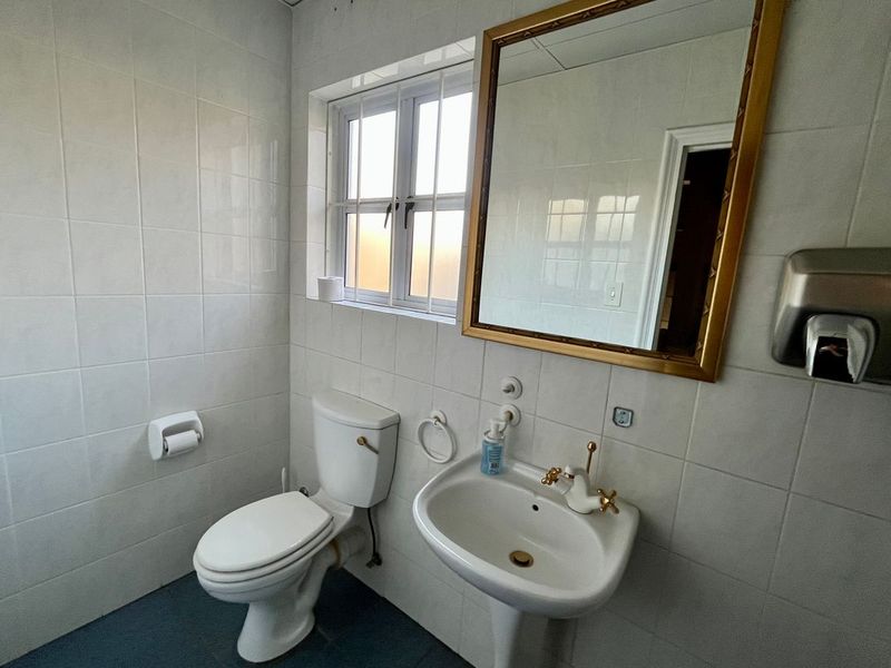Quiet productive environment for your small business. - Photo 6