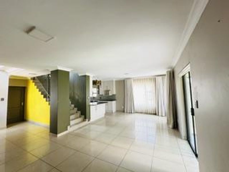 Spacious 3-Bedroom Family Home To Rent in Wild Teak Estate, Montana - Photo 4