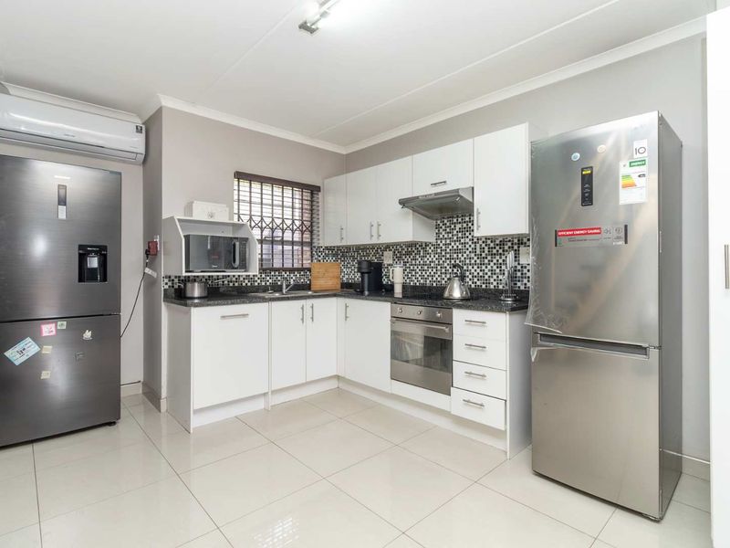 Bright 3-Bedroom Unit with Private Garden and Inverter!! - Photo 5
