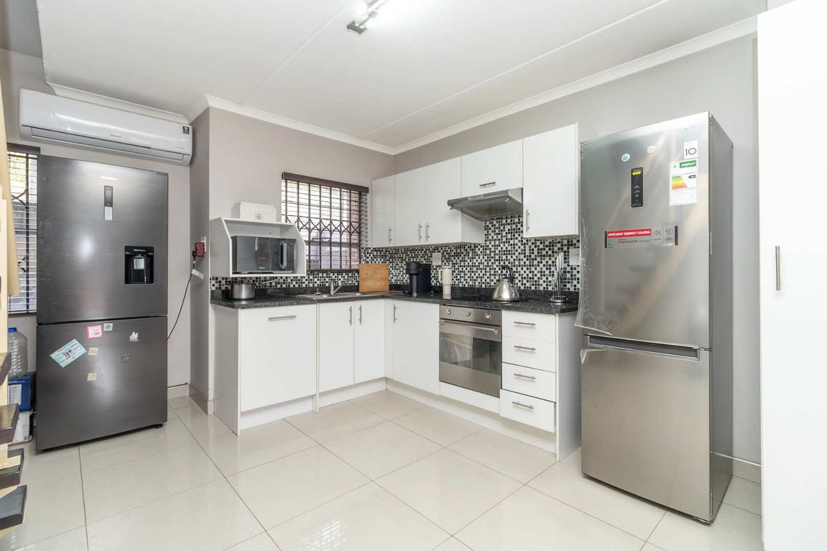 Bright 3-Bedroom Unit with Private Garden and Inverter!! - Photo 5