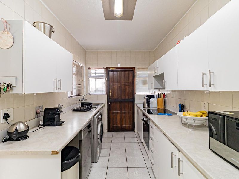 Stylish 3-Bedroom Townhouse in Secure Bryanston Estate | Living Meets Nature - Photo 6