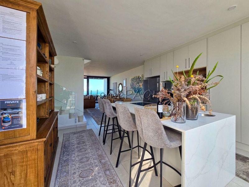 Dolphin Beach, Walvis Bay:  VIRTUALLY BRAND NEW 4 BEDR unit in Oceans is for Sale - Photo 8