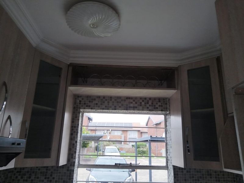 Secure 2-Bedroom Townhouse in Glen Marais – Prime Kempton Park Location - Photo 5
