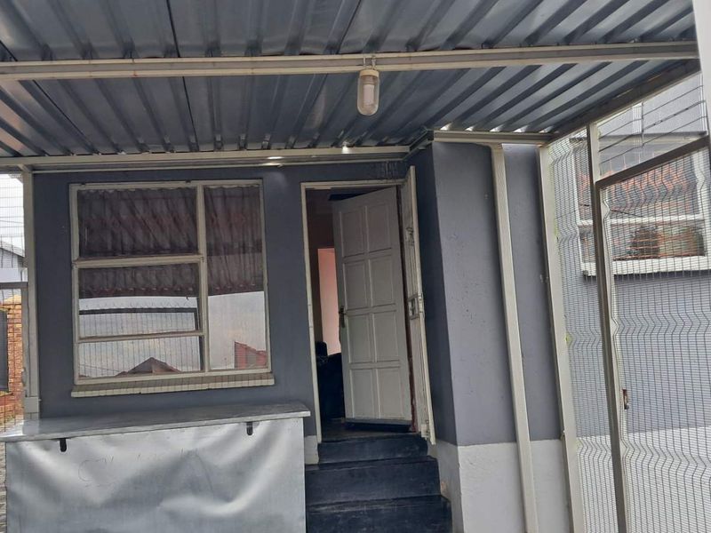 Beautiful 2 bedroom home - Photo 9