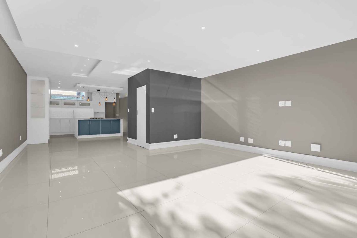 2.5 BEDROOM TOWNHOUSE FOR SALE IN BRYANSTON - Photo 4