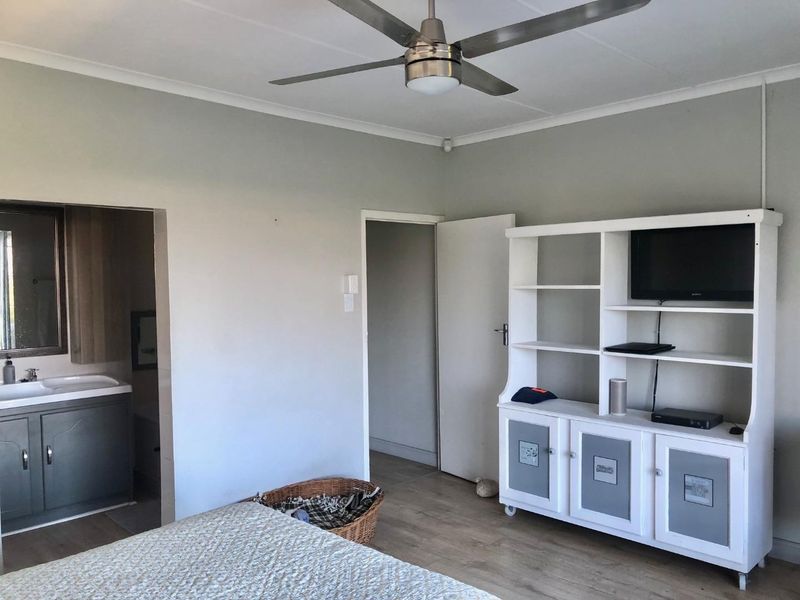 2 Bedroom house in quiet Cul-de-Sac - Photo 9