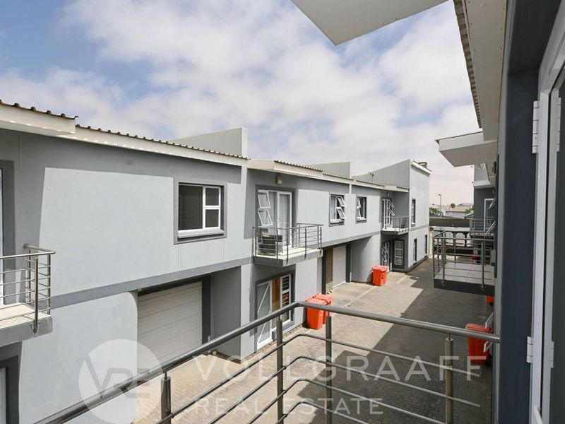 3-Bedroom Townhouse in Kramersdorf - Photo 1