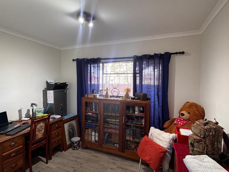 Modern Townhouse Living with Minimal Maintenance - Photo 5