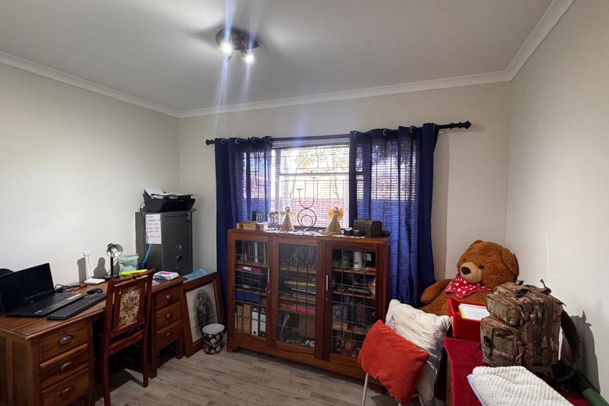 Modern Townhouse Living with Minimal Maintenance - Photo 5