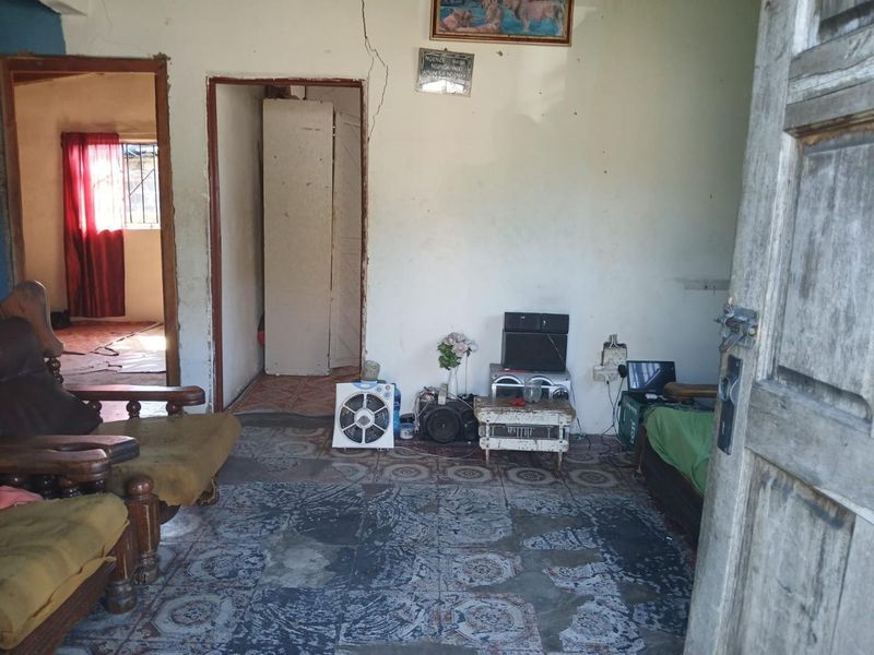 Charming Investment Opportunity: 2-Bedroom Home in Birchwood Park, Pinetown! - Photo 6