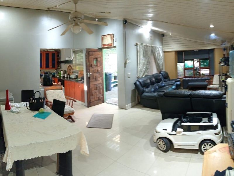 4 Bedroom Family Home For Sale!!! - Photo 10