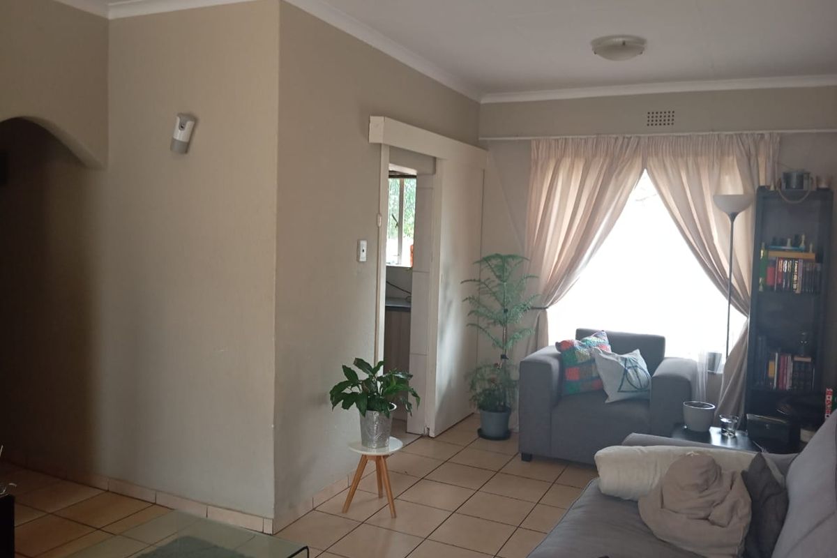 Walking distance to Dischem & major schools! - Photo 2