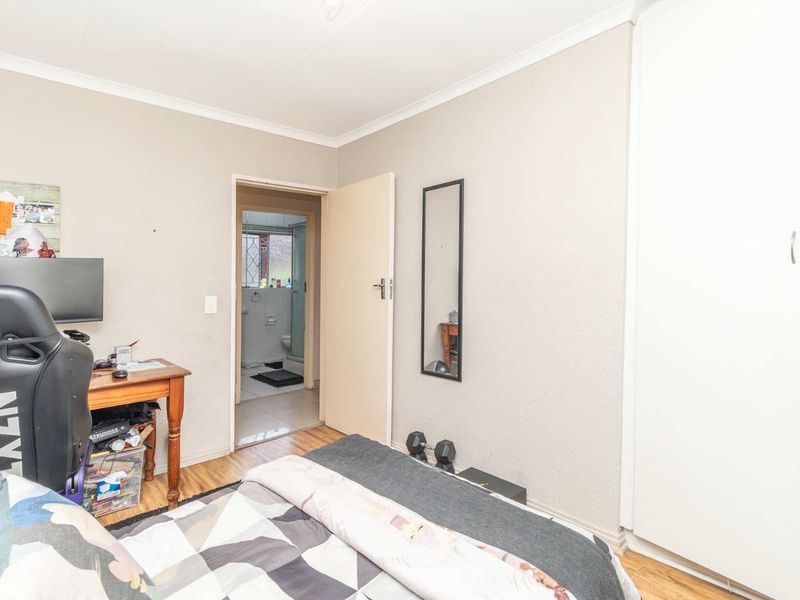 Charming 3-Bedroom Townhouse in Secure Forest View Estate – Northwold - Photo 9