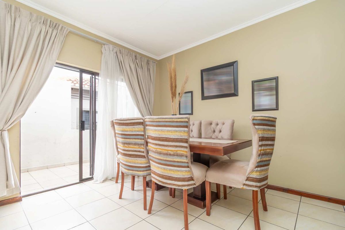 Modern Comfort Meets Secure Lifestyle Living - Photo 5