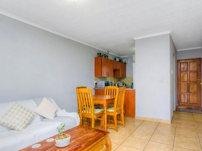 3 Bedroom ground floor apartment - Photo 3