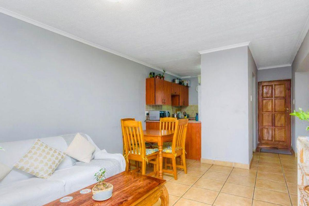 3 Bedroom ground floor apartment - Photo 3