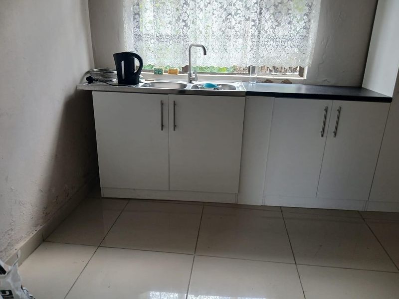 House for Sale in Ntuzuma H - R350 000 - Photo 3