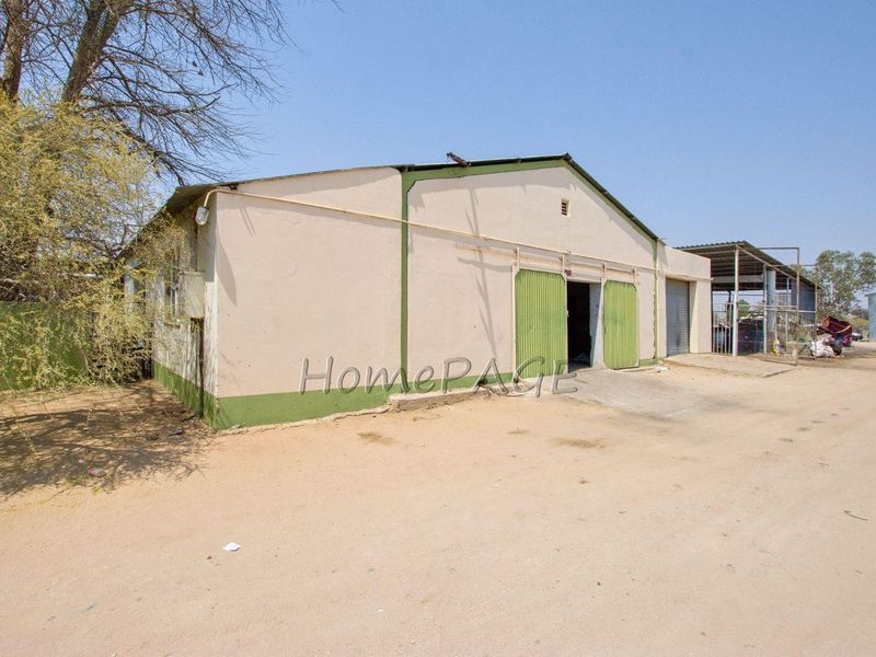 Okahandja:  Industrial property WITH HOME is for Sale - Photo 5
