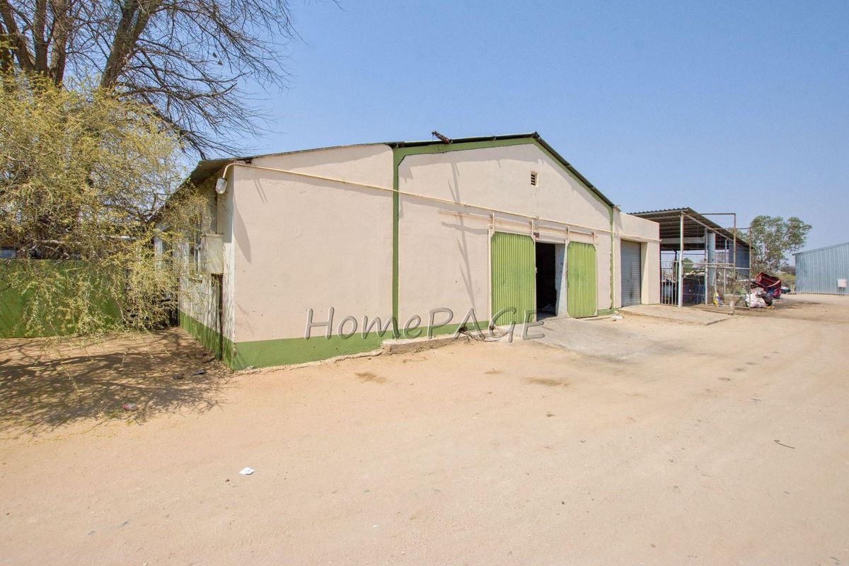 Okahandja:  Industrial property WITH HOME is for Sale - Photo 5