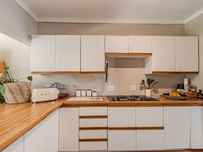 Modern 3-Bedroom Home in a Security Village - Photo 8