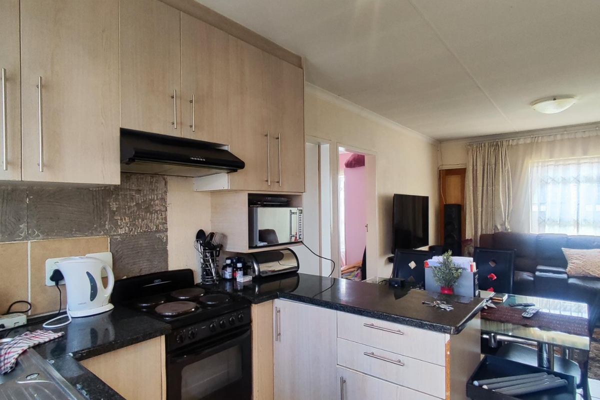 House in Sharon Park Lifestyle Estate up for grabs - Photo 2