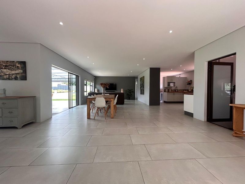 A Contemporary Sanctuary of Design, Light and Sustainability in Brackenhurst - Photo 3