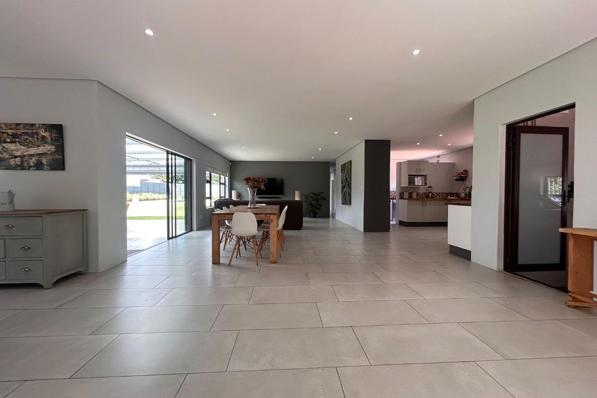 A Contemporary Sanctuary of Design, Light and Sustainability in Brackenhurst - Photo 3