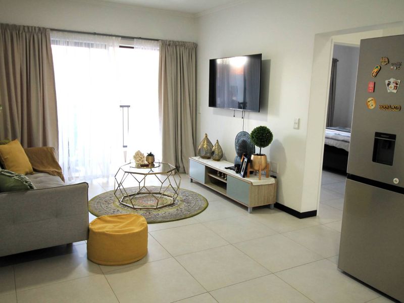 Stunning Three Bedroom Apartment in Ventura - Photo 10
