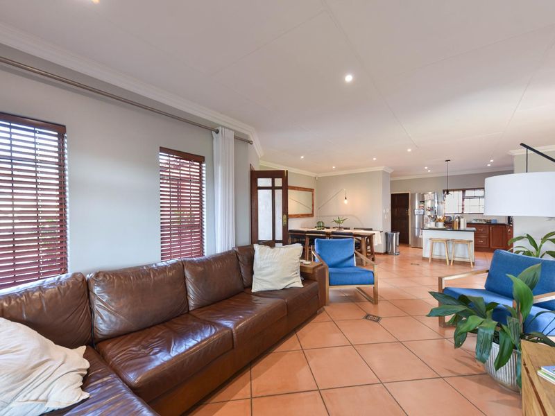 Single-level three bedroom duet in quiet crescent - Moreleta Park - Photo 7