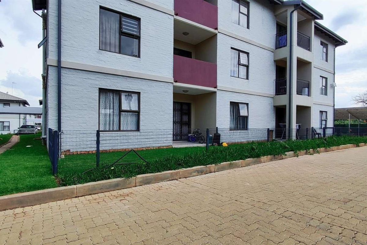 Two-bedroom apartment for Sale - Photo 2