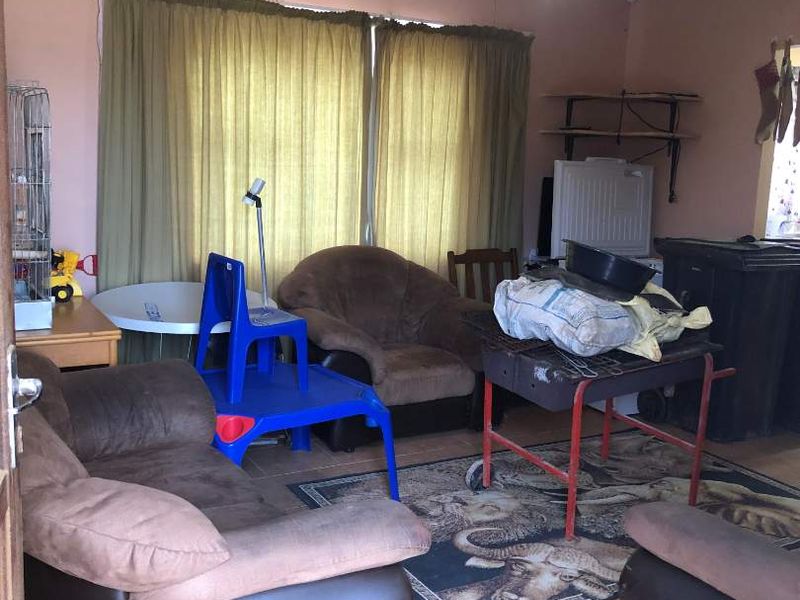 Renovaters dream with potential. - Photo 2