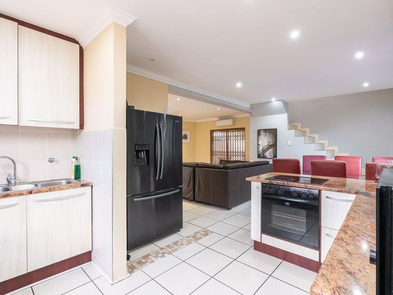 Lock Up & Go Townhouse Living - Photo 8