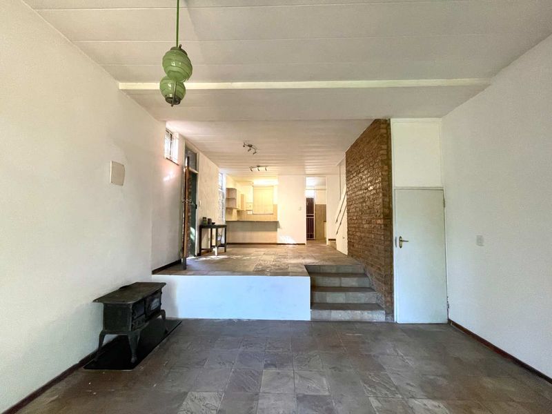 Comfy Townhouse in Lush Complex - Photo 7