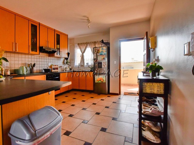 Central, Swakopmund:  1st Floor 2 Bedr Apartment is for Sale - Photo 4