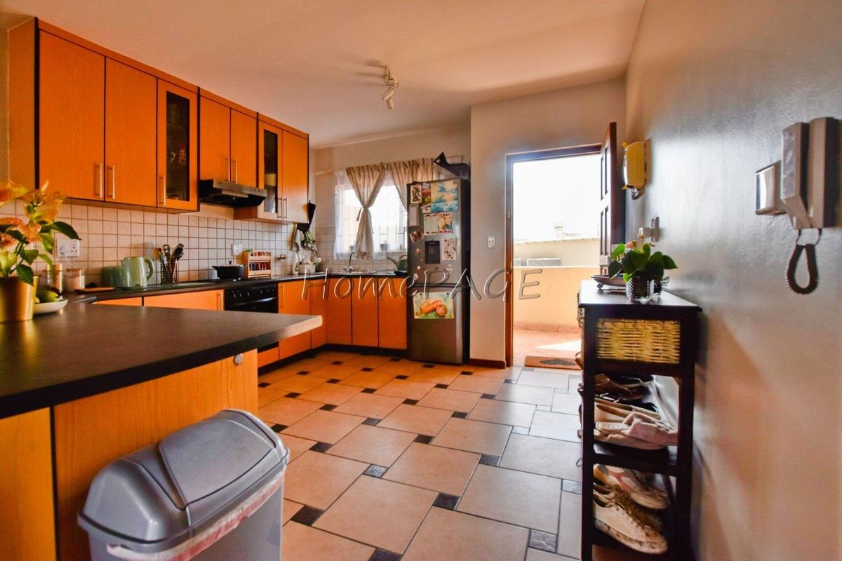 Central, Swakopmund:  1st Floor 2 Bedr Apartment is for Sale - Photo 4