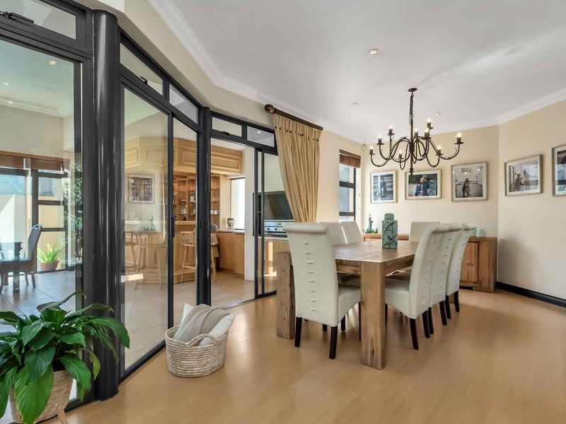ENTERTAINERS 4 BEDROOM HOME IN DAINFERN RIDGE - Photo 4