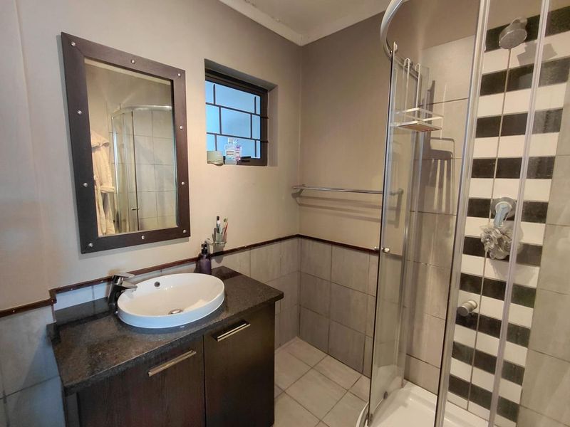 Modern Studio Apartment for Sale at The Paddocks, Dainfern – Ideal Investment or First Home - Photo 7