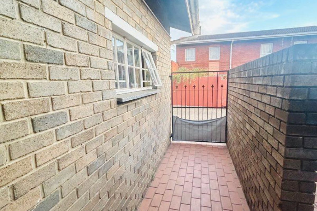 2 Bedroom Townhouse for sale close to the CBD area - Photo 5