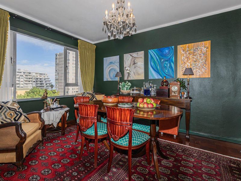 Spacious 4th floor corner apartment with prime location - Photo 9